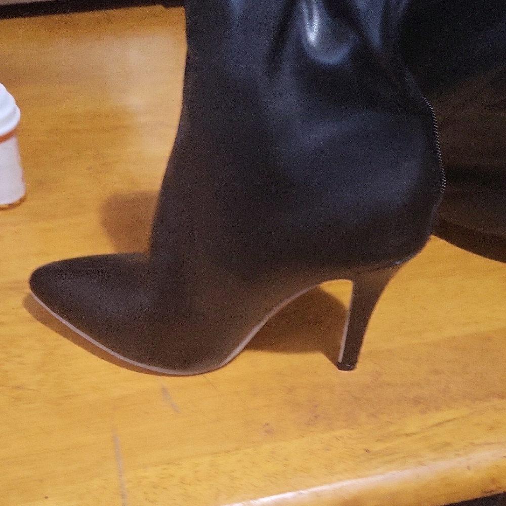 Elegant Black Heeled Boots for Women